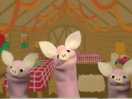 Squirt Pig Bath Puppet - Baby MacDonald 4