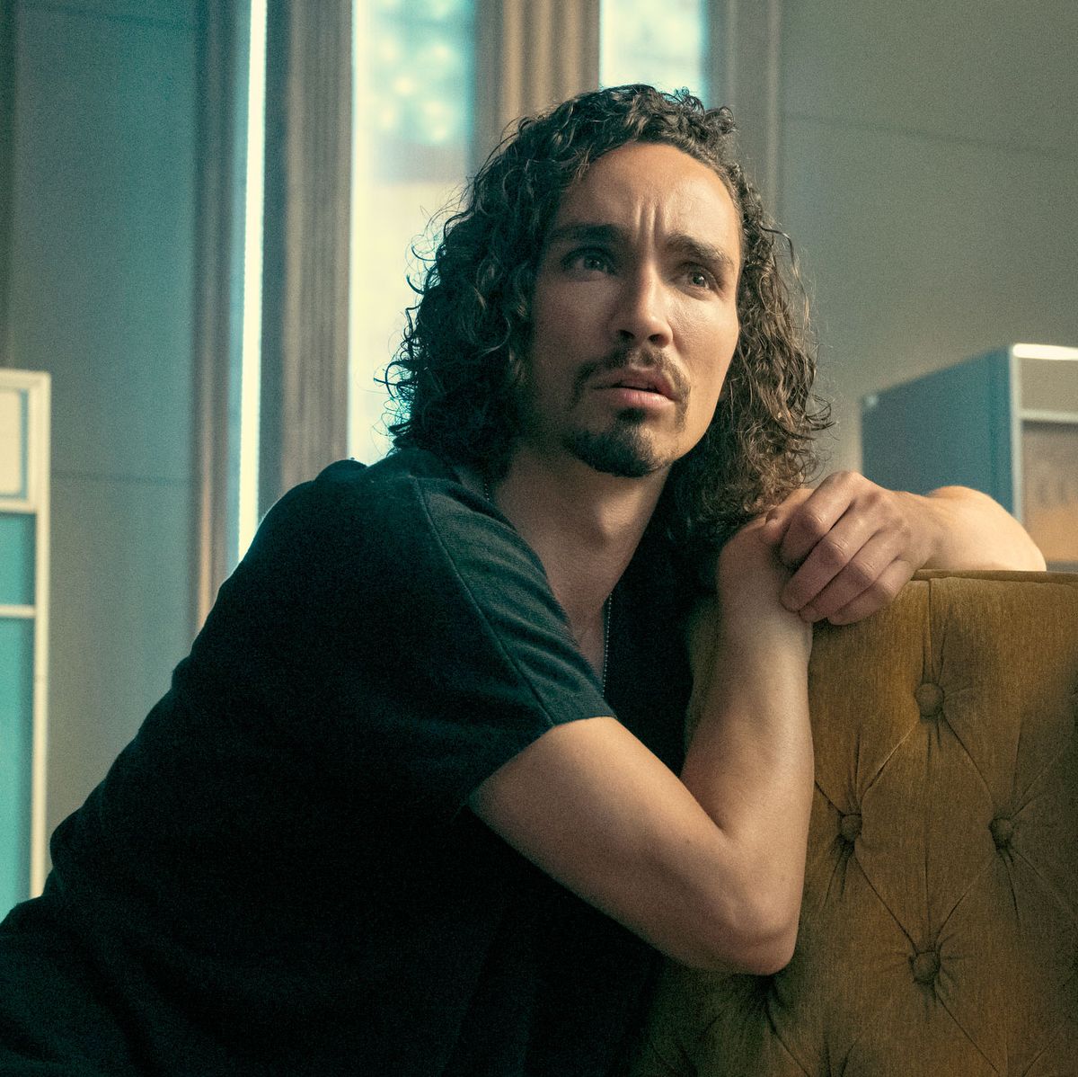 Klaus Hargreeves | The Umbrella Academy Fanon Wiki | Fandom