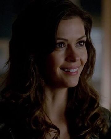 ナディア ペトロヴァ The Vampire Diaries Wiki Fandom ナディア ペトロヴァ The Vampire Diaries Wiki Fandom