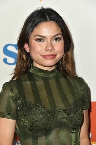 Bella Shepard | The Wilds Wiki | Fandom