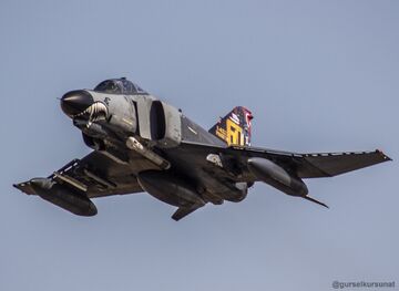 Modern Fighting Aircraft： F-4　Phantom II F-4 Phantom II (Modern Fighting Aircraft): Richardson, Doug