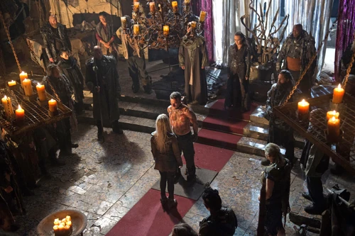 Raccolto amaro - Clarke e Lexa all'esecuzione di Emerson