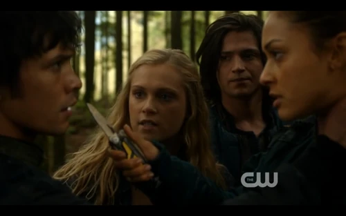 Twilight's Last Gleaming - Clarke Breaks Up A Fight Between Bellamy and Raven