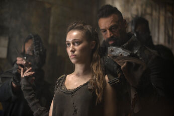 Lexa si presenta come il Comandante dei Terrestri