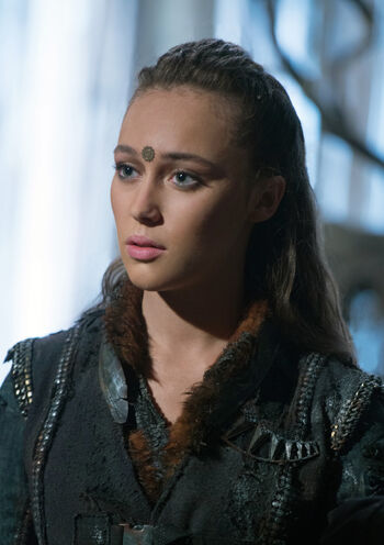 Lexa-commander-lexa-the-100-39474471-534-800