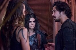 The100 5x06 exitwounds span.jpg