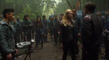 1x04-Murphy-s-Law-bellamy-and-clarke-the-100-37241385-1912-1072