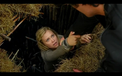 Earth Skills - Bellamy Catches Clarke
