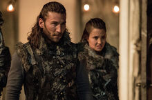 Roan-and-ontari-arrive-the-100-season-3-episode-9