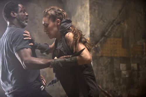 Una scelta per la vita - Lexa si libera da sola