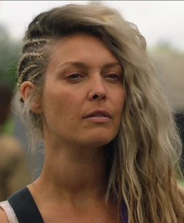 Nikki 7x03