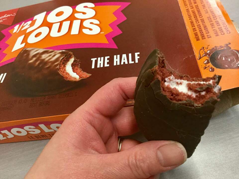 VACHON The Half Jos Louis Cakes with Layers of Sponge Cake, Creamy Filling  and Decadent Chocolatey Coating, Contains 12 Cakes (Individually Wrapped) :  Amazon.ca: Grocery & Gourmet Food