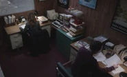 S04E01-Phil Liz office.jpg (161 KB)