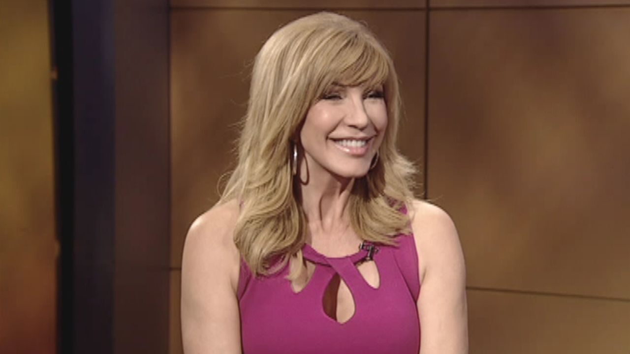 Leeza Gibbons was a contestant from Season 7 of the Celebrity Apprentice. 