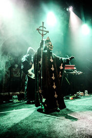 band ghost adalah Ghost-2014