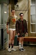 Leonard y Sheldon en calzones