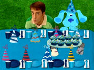 Blue's Clues Mr. Salt and Mrs. Pepper with Cupcakes