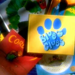 BLUE’S CLUES Lovable Mr. Salt & Pepper and Baby Plastic Viacom Figure TV  Show 2000 Paw print Clue Notebook Lovable Cartoon 1990s Kids Show