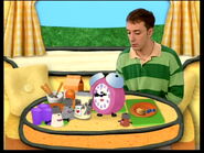 Blue's Clues - S04E08 - Mr. Salt and Mrs. Pepper Day 000001