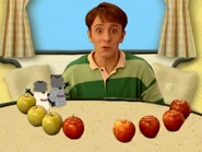 Blue's Clues Mr. Salt and Mrs. Pepper with Apples