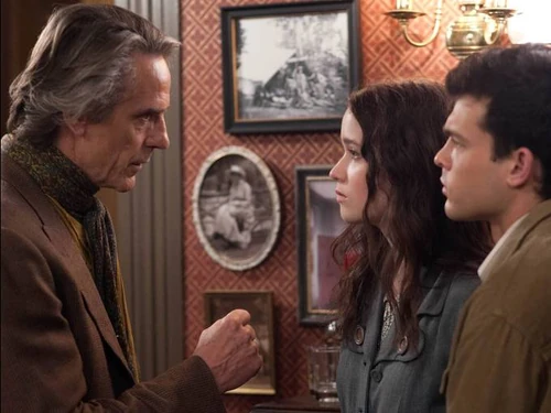 Macon Ravenwood (Jeremy Irons) is believed to be a recluse. Here, he has a word with Lena and Ethan in Beautiful Creatures.