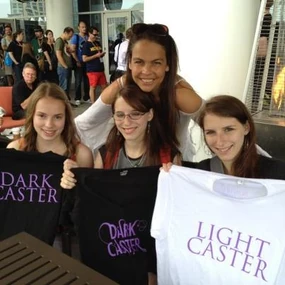 Margaret Stohl with fans