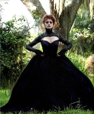 Emmy Rossum as Ridley wearing one of her dresses