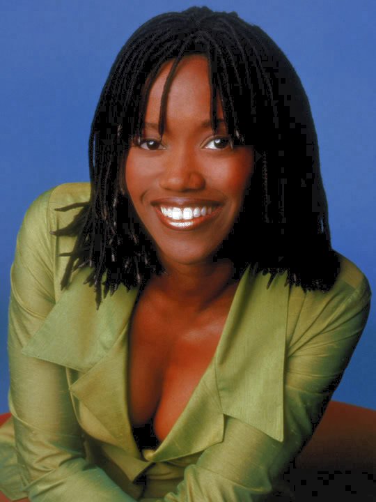 Erika Alexander Dishes On The 'Living Single' Scene That