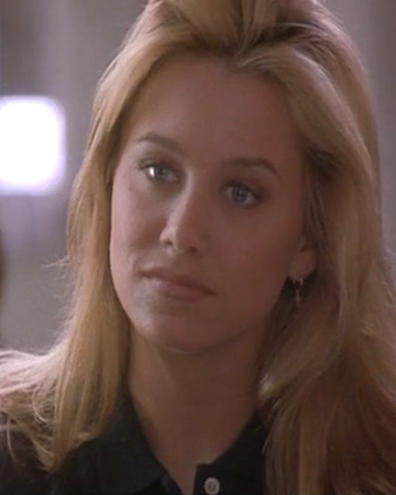 Laura Lizzie The Craft Wiki Fandom