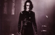 562394FF-E83C-45D9-AC3B-5F1D97E88AD9.jpeg (78 KB) Eric Draven portrayed by Brandon Lee in the 1994 film