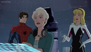 Alternate Aunt May with Gwen and Peter