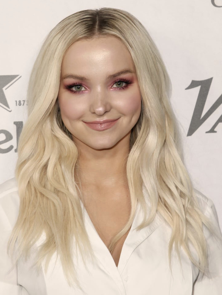 How Tall Is Dove Cameron? Height, Photos With Other Stars