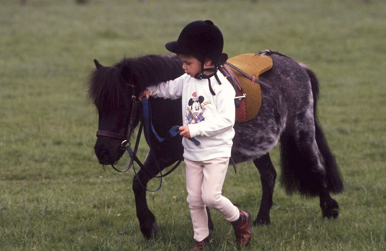 Hbz-royal-kids-1986-gettyimages-52102741-1535139484 (1).jpg