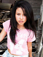 Cierra-ramirez-facebook 300x4001