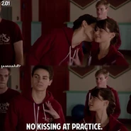 31a9fcf80e99a7d6d6677f9078c74ea8.jpg (65 KB) Wresting practice no kissing.