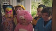 S1E06 Trick-or-treaters