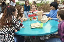 Van People 25.jpg (119 KB)