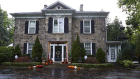 Grey House4.jpg