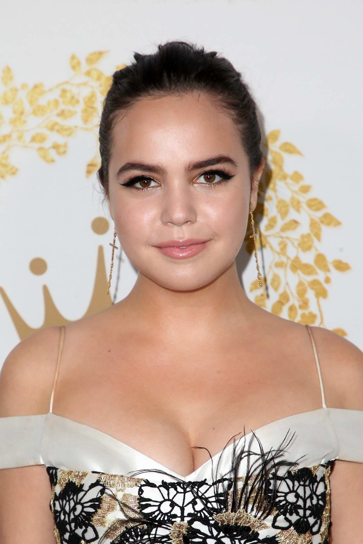 18+ Is Bailee Madison Still On Good Witch Pictures