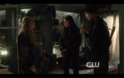 1x10-Bellamy, Clarke & Octavia