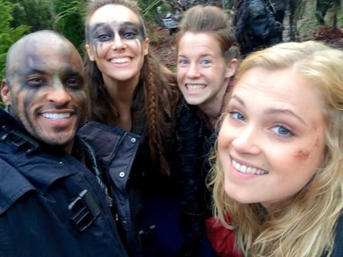 Eliza with "The 100" cast