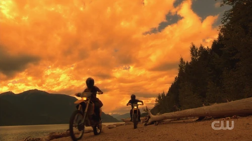 Восход Красного Солнца – Джозефина и Габриэль на мотоциклах