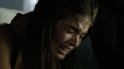 Long Into an Abyss - Bellamy comforts Octavia after she thinks Lincoln is dead