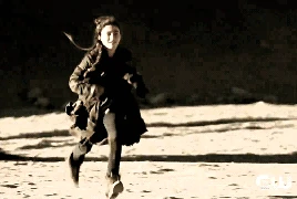 Clarke and Madi in Season 5 trailer