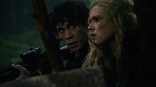 Bellamy with a gun - We Are Grounders: Part II