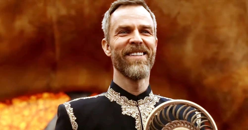 Лицо за стеклом