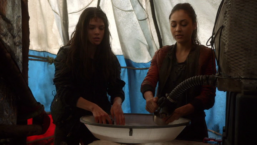 War of Five Queens on Tumblr: Did Octavia Blake get a tattoo?