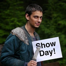 Devon Bostick The 100 Wiki Fandom Devon bostick (jasper) is regularly sexist and ableist, and almost always deletes his tweets as soon as he's called out. devon bostick the 100 wiki fandom