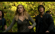 1x02-Clarke and Bellamy