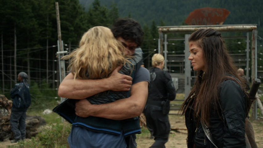 Clarke and Bellamy The 100 Wiki Fandom